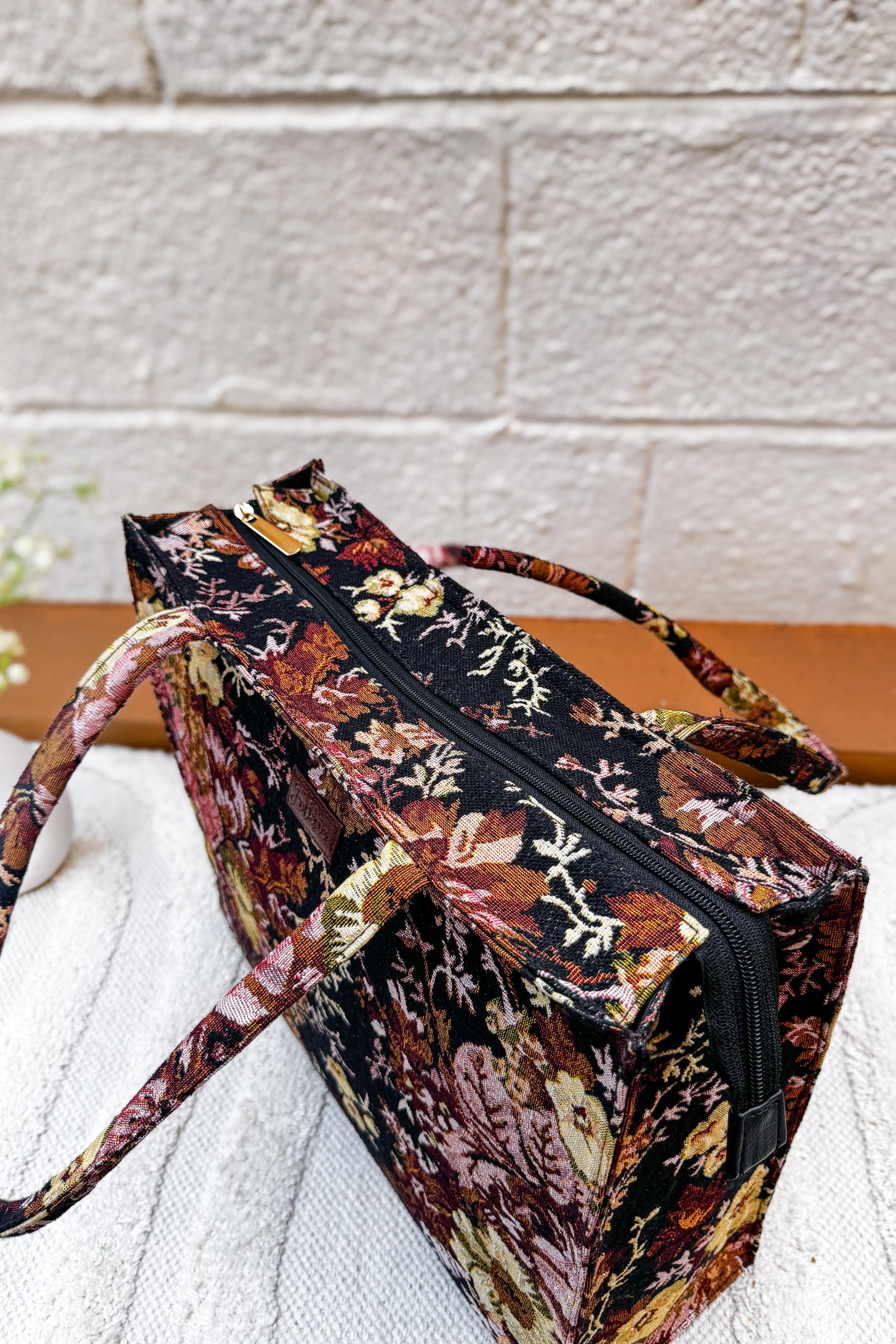 Black Garden - Box Tote