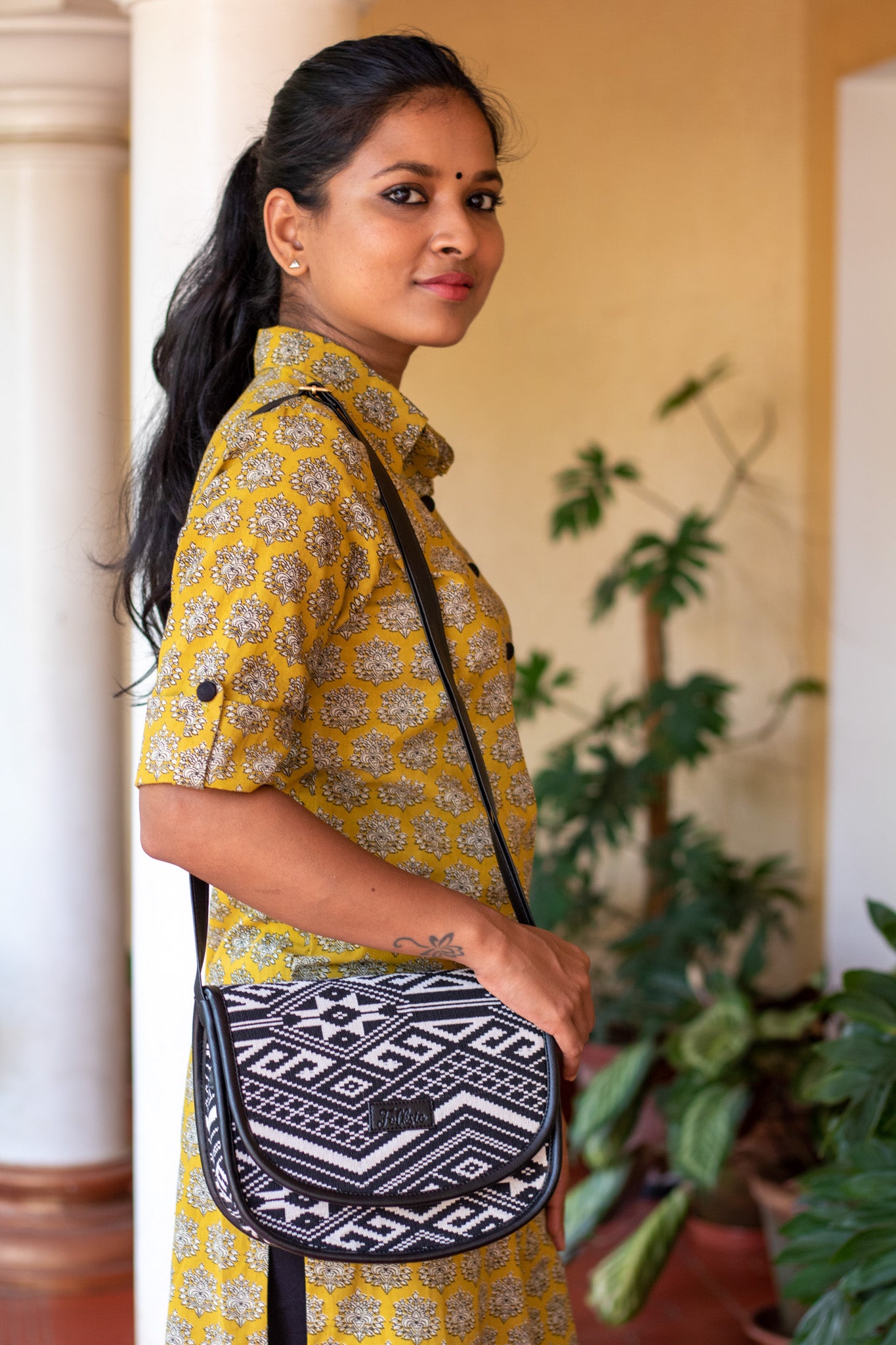 The Black Saddle Sling