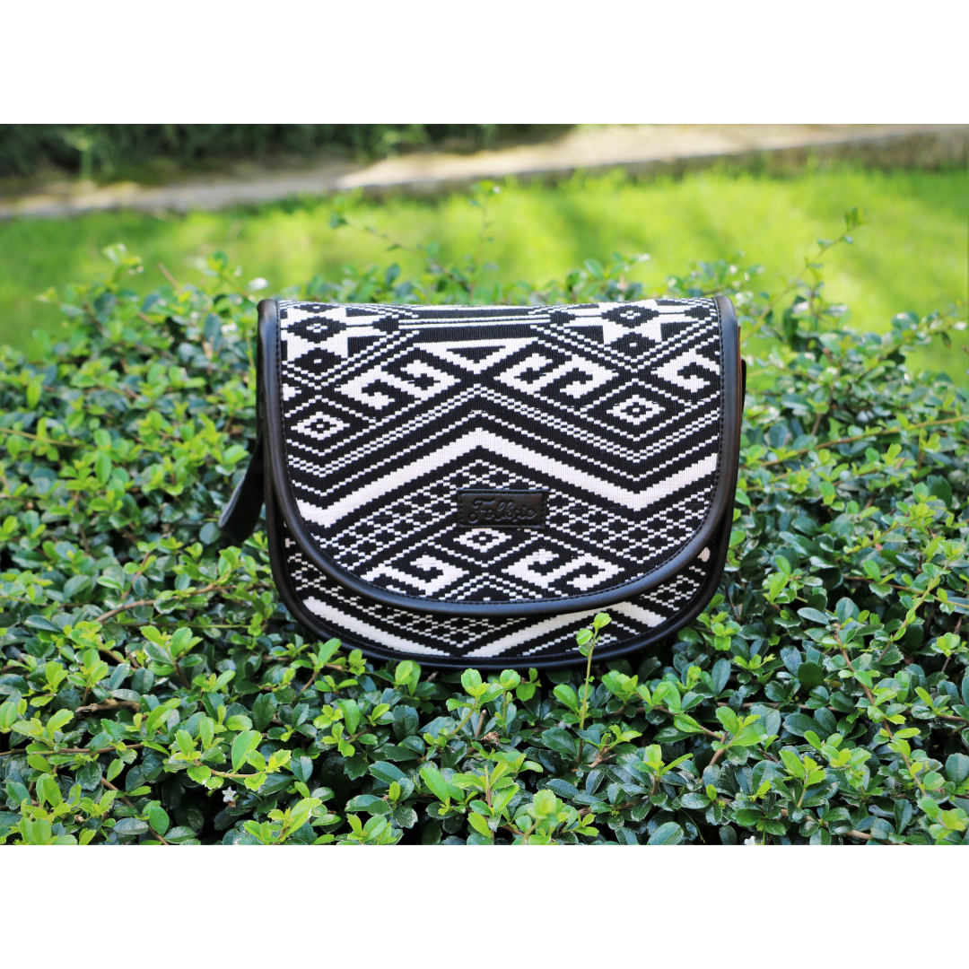 The Black Saddle Sling