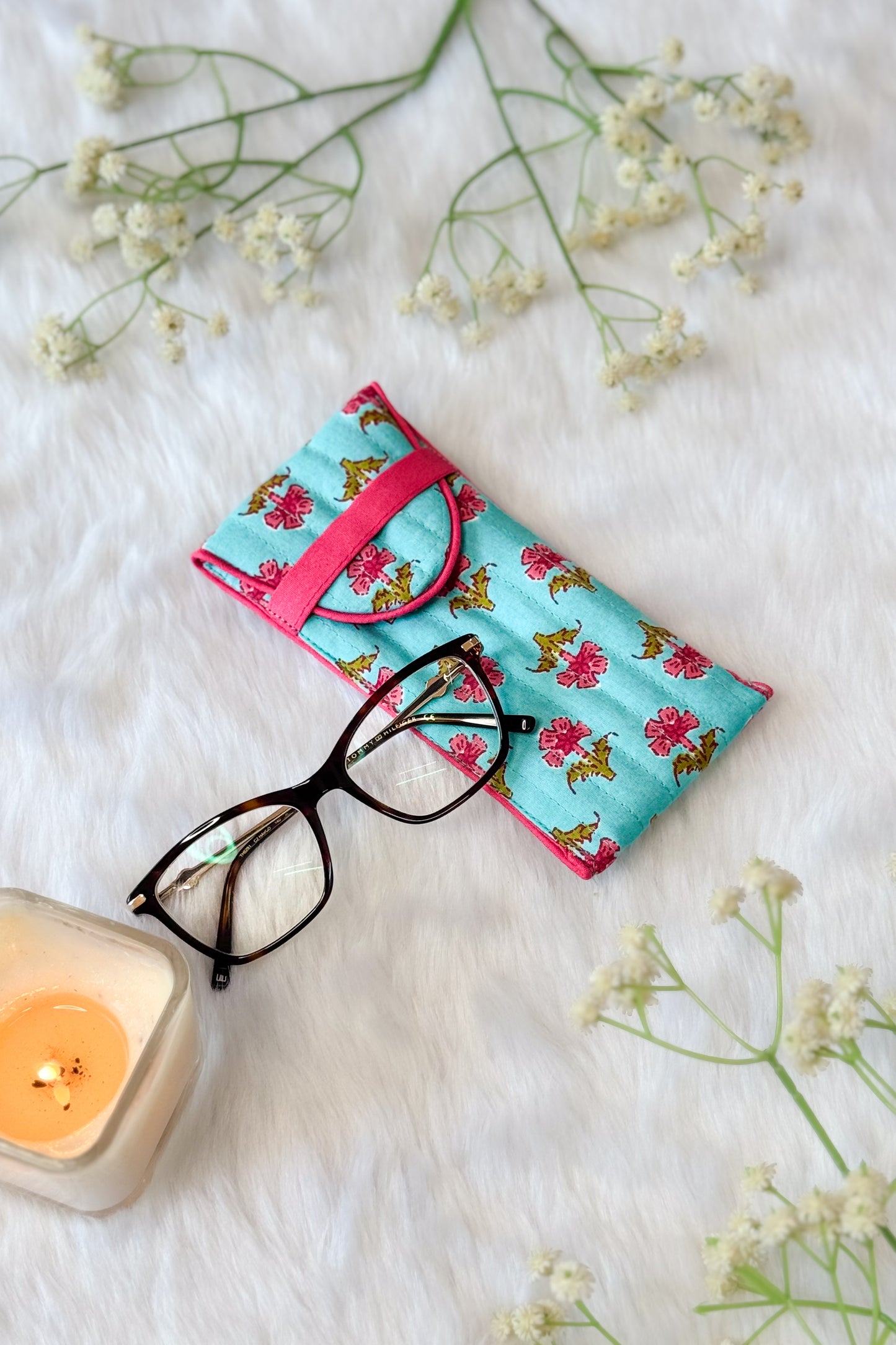 Blue Hawaiian Specs Holder