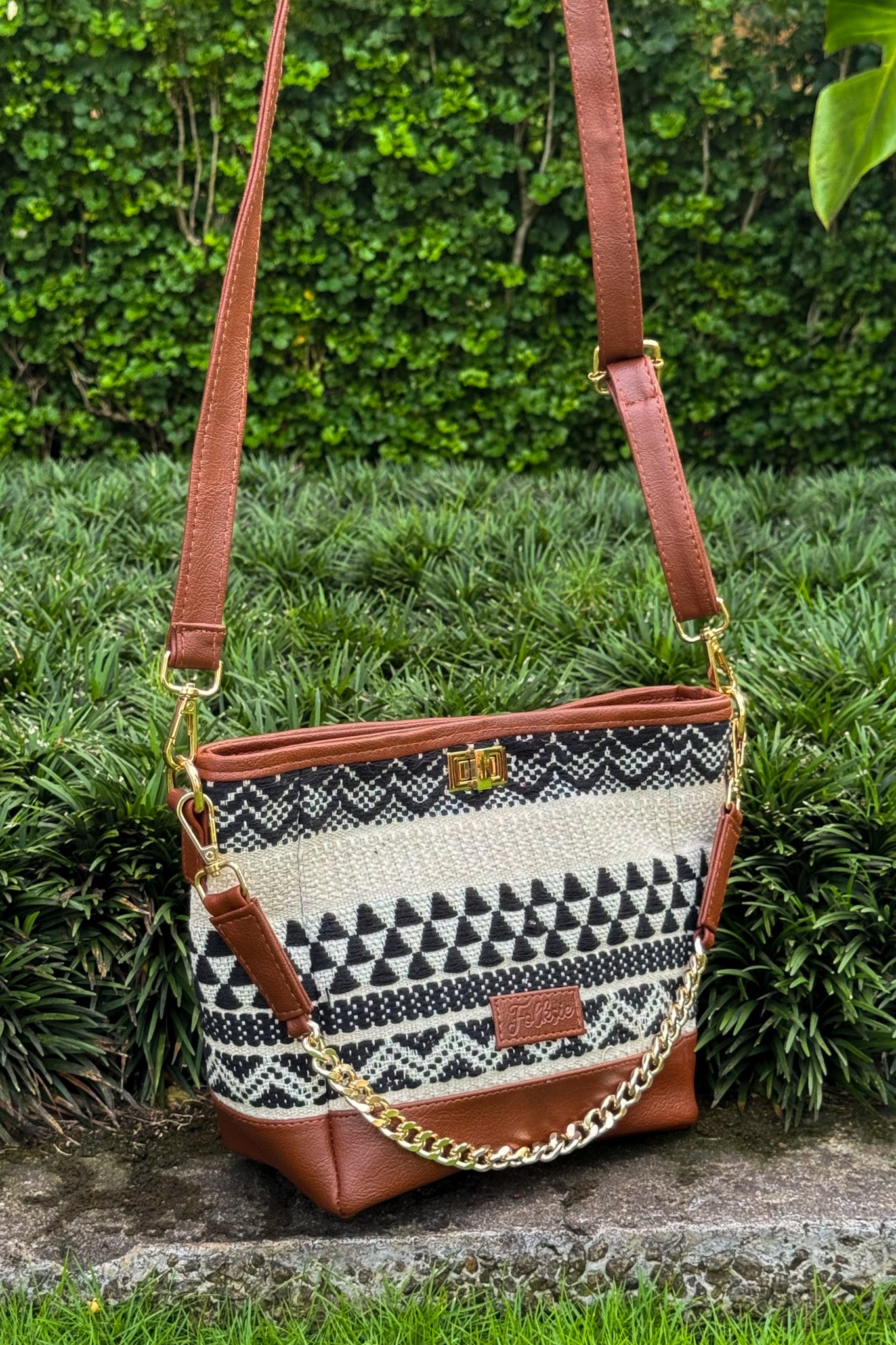 Black Dune Bucket Bag