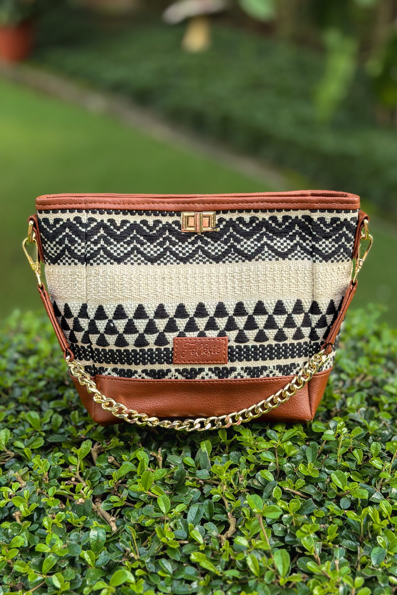 Black Dune Bucket Bag