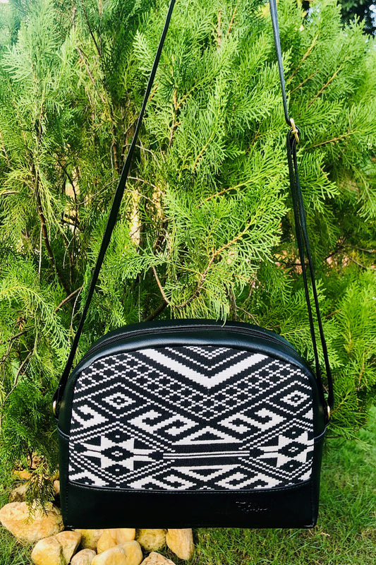 The D-Sling Bag - Black