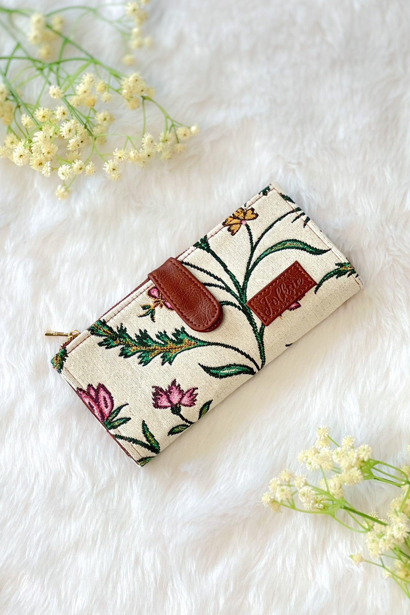 White Lotus Wallet
