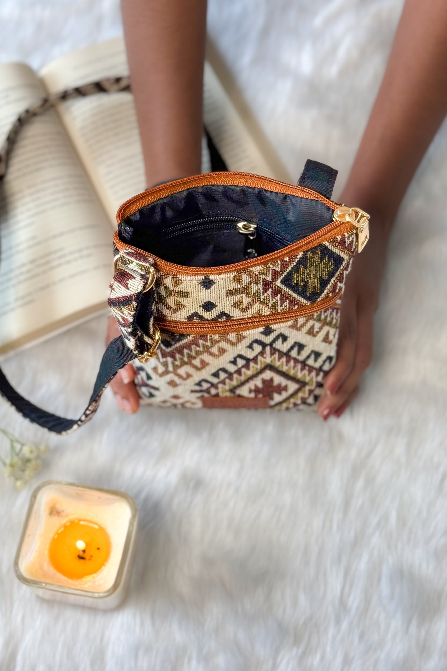 Nomad Chic On The Go Sling