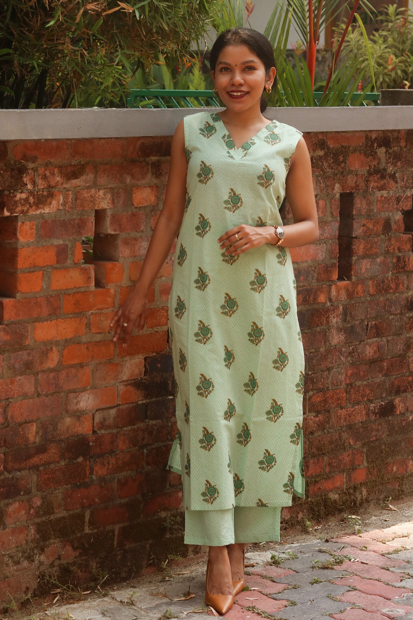 Pastel Green Sleeveless Kurta & Pant Set