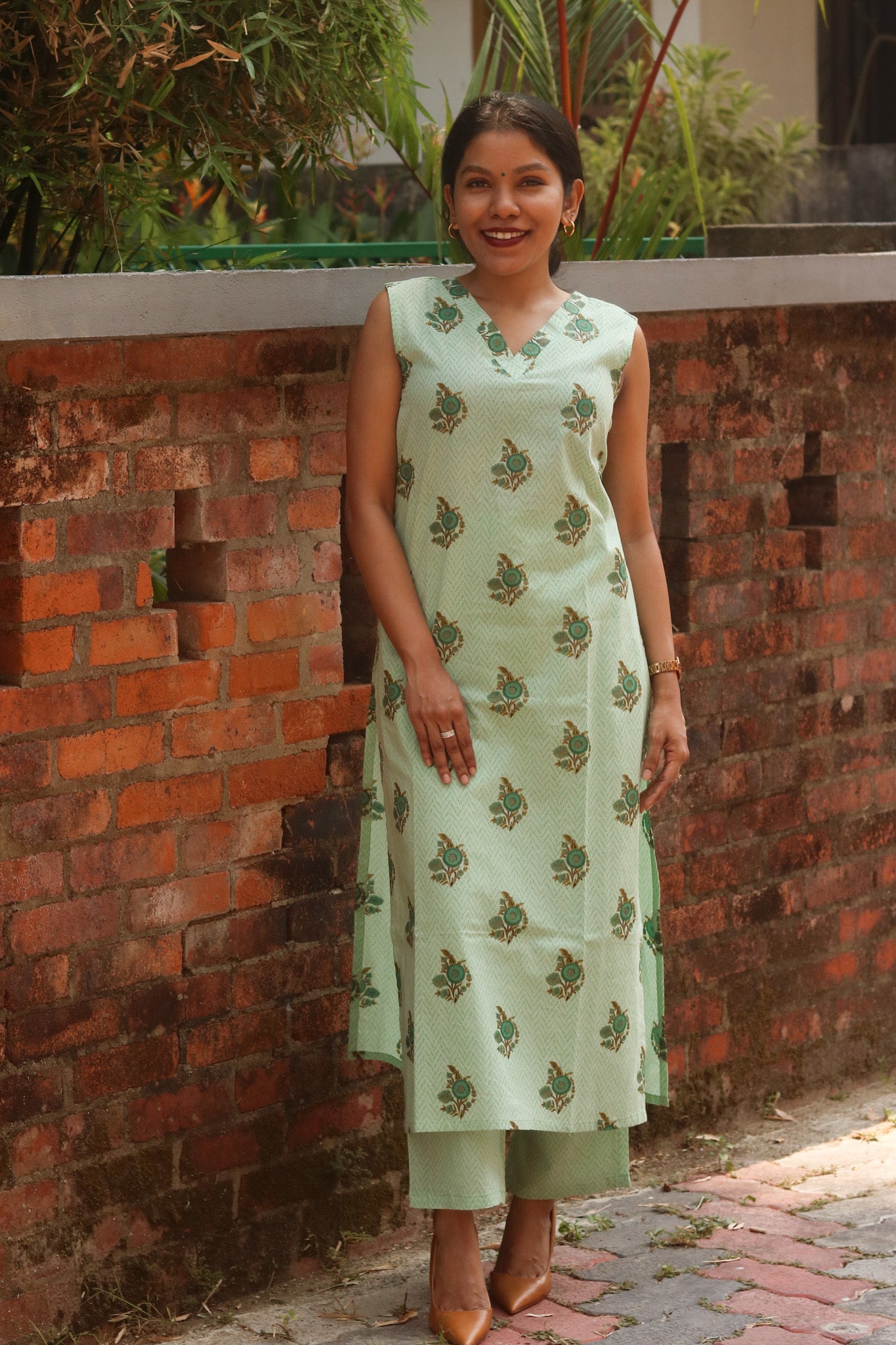 Pastel Green Sleeveless Kurta & Pant Set