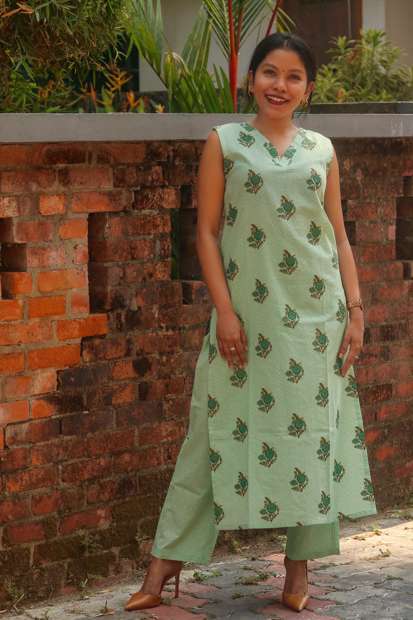 Pastel Green Sleeveless Kurta & Pant Set