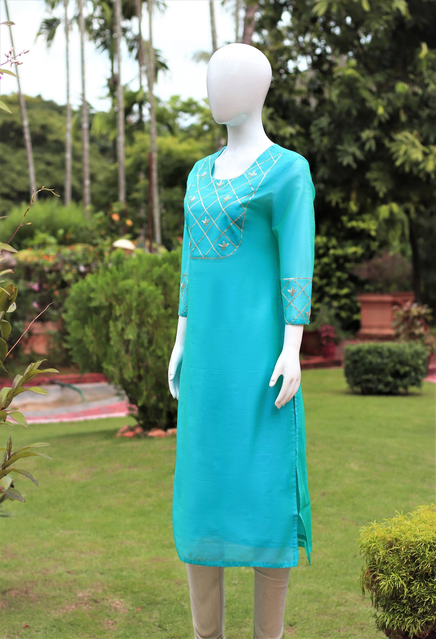 Turquoise Embroidered Chanderi Kurta